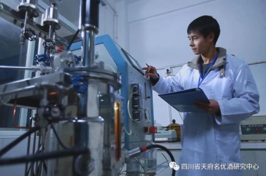 酿酒为什么要放酒曲，酒曲的功能是什么?